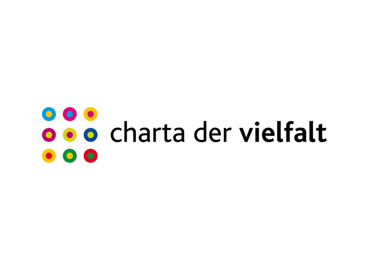 Logo der 'charta der vielfalt' mit neun bunten Punkten in drei Reihen links vom Text.
