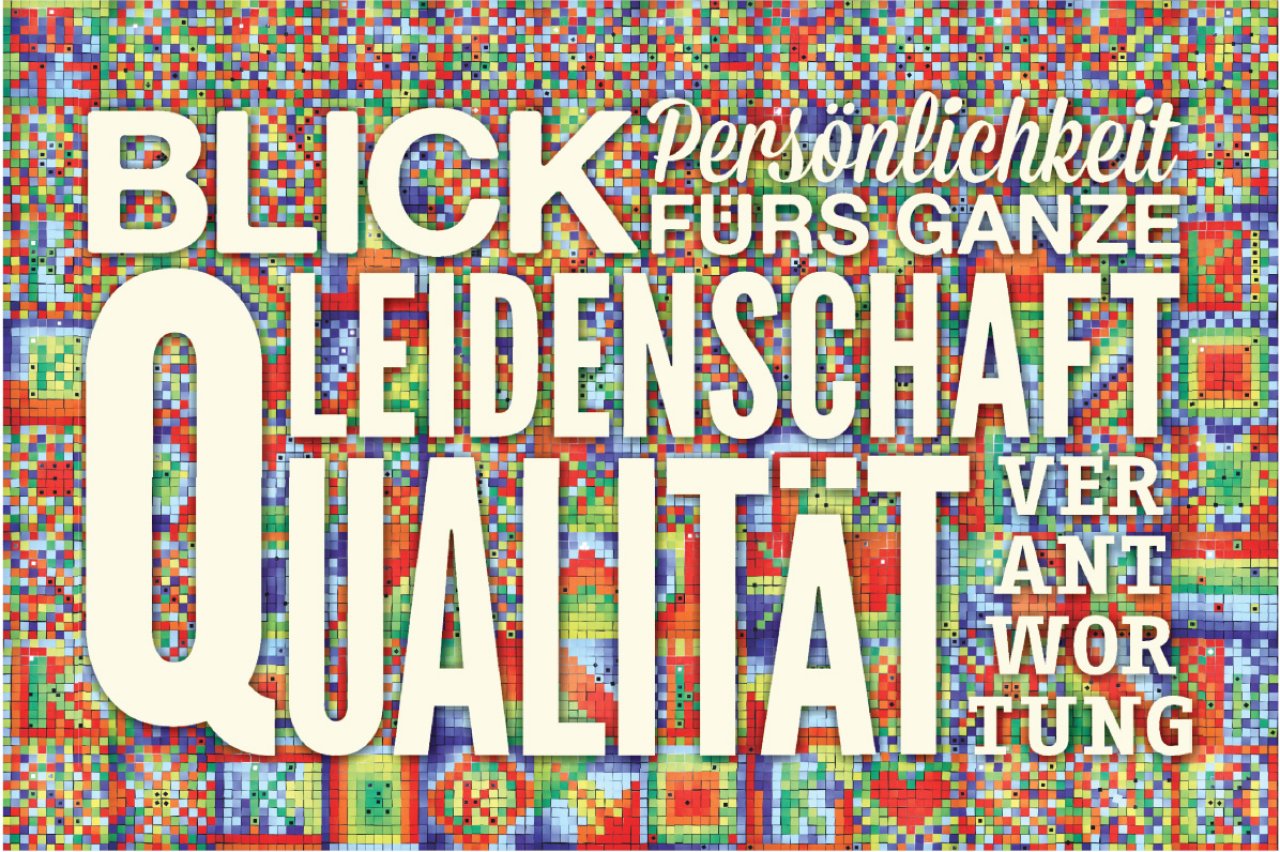 Bunte Mosaik-Hintergrund mit großen weißen deutschen Worten: Blick, Persönlichkeit, fürs Ganze, Leidenschaft, Qualität, Verantwortung.